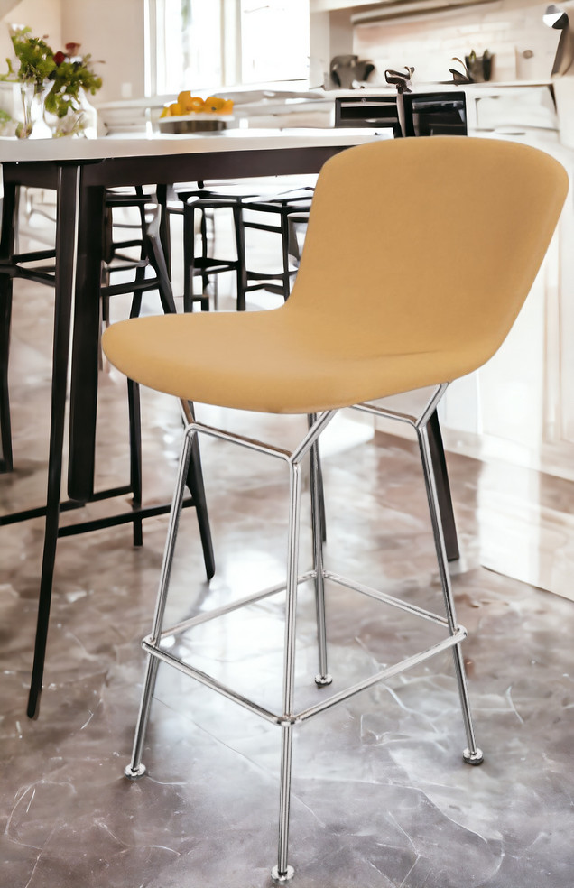 Bertoia Thekenhocker mit Kernlederbezug und verchromtem Gestell von Knoll International für moderne Küchen.