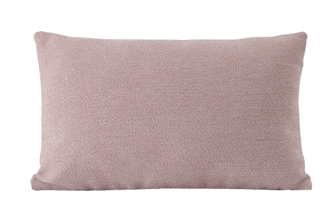 Nahaufnahme des rechteckigen Muuto Mingle Cushion Kissens in Altrosa mit feiner Textur.