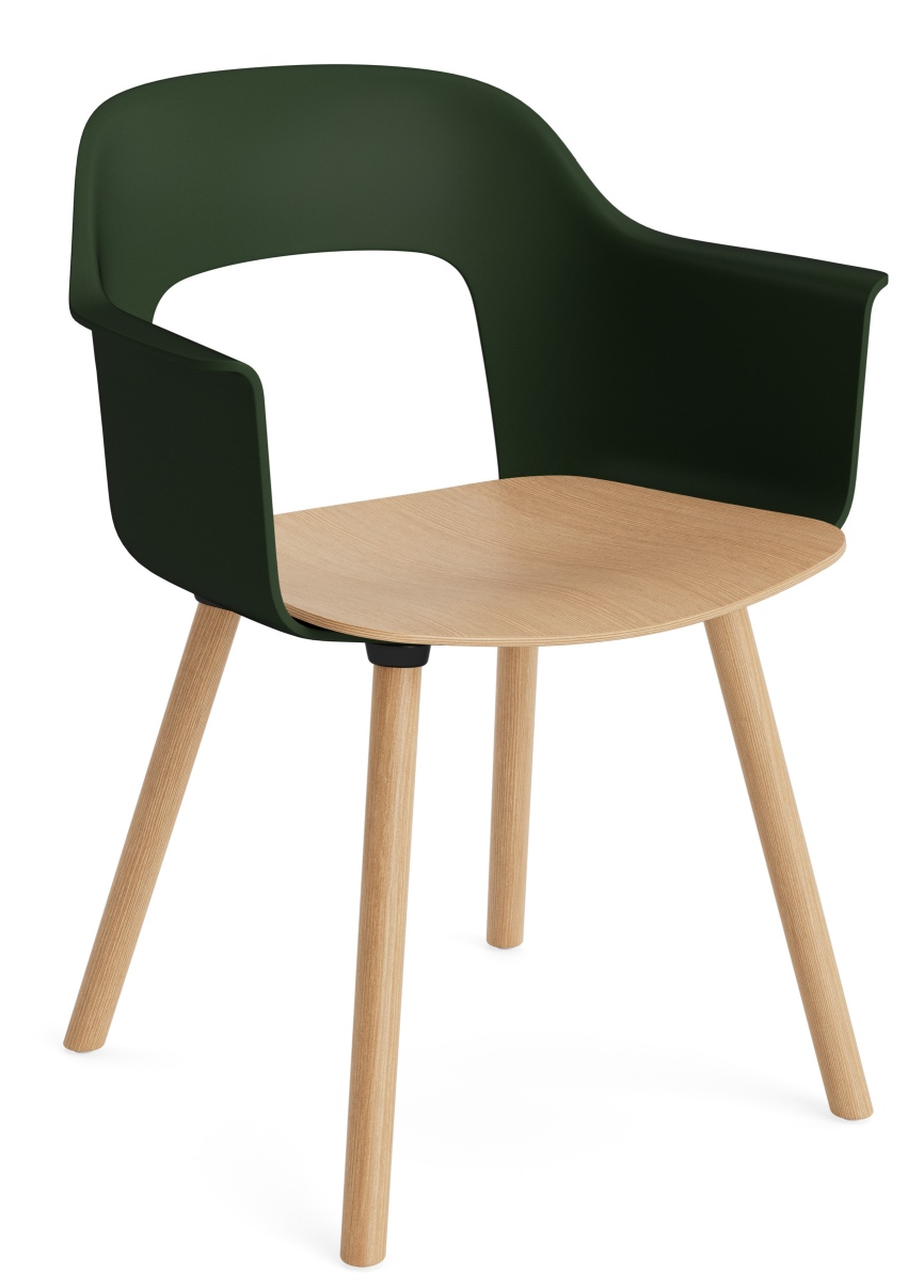 Layout Armchair 222 von Hay, Armlehnstuhl in Grün mit hellem Holz und minimalistischem Design.
