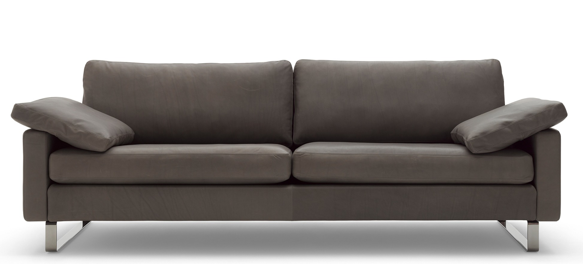 Conseta Sofa Konfiguration Cor: Graues Ledersofa mit zwei Sitzelementen und Armlehnenkissen auf Metallfüßen.