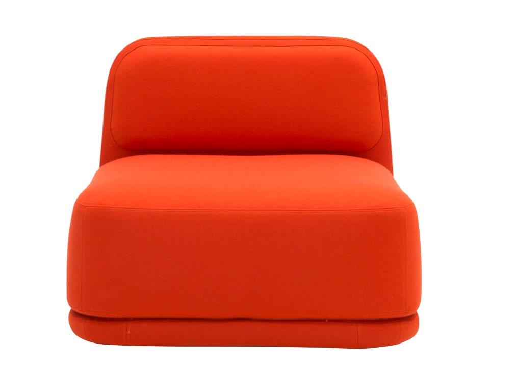 Oranger Standby Sessel von Softline: Moderner, niedriger Loungesessel für Wohnzimmer und Entspannung.