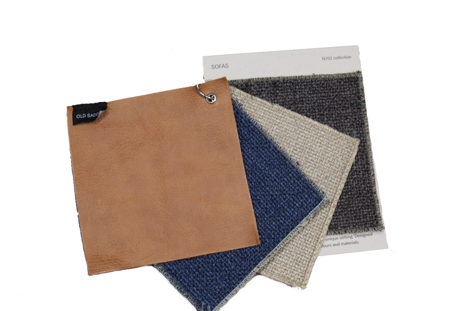 Stoffmusterkarte Ethnicraft N701 Kollektion: Leder, blaue und graue Stoffmuster für Möbel und Polster.