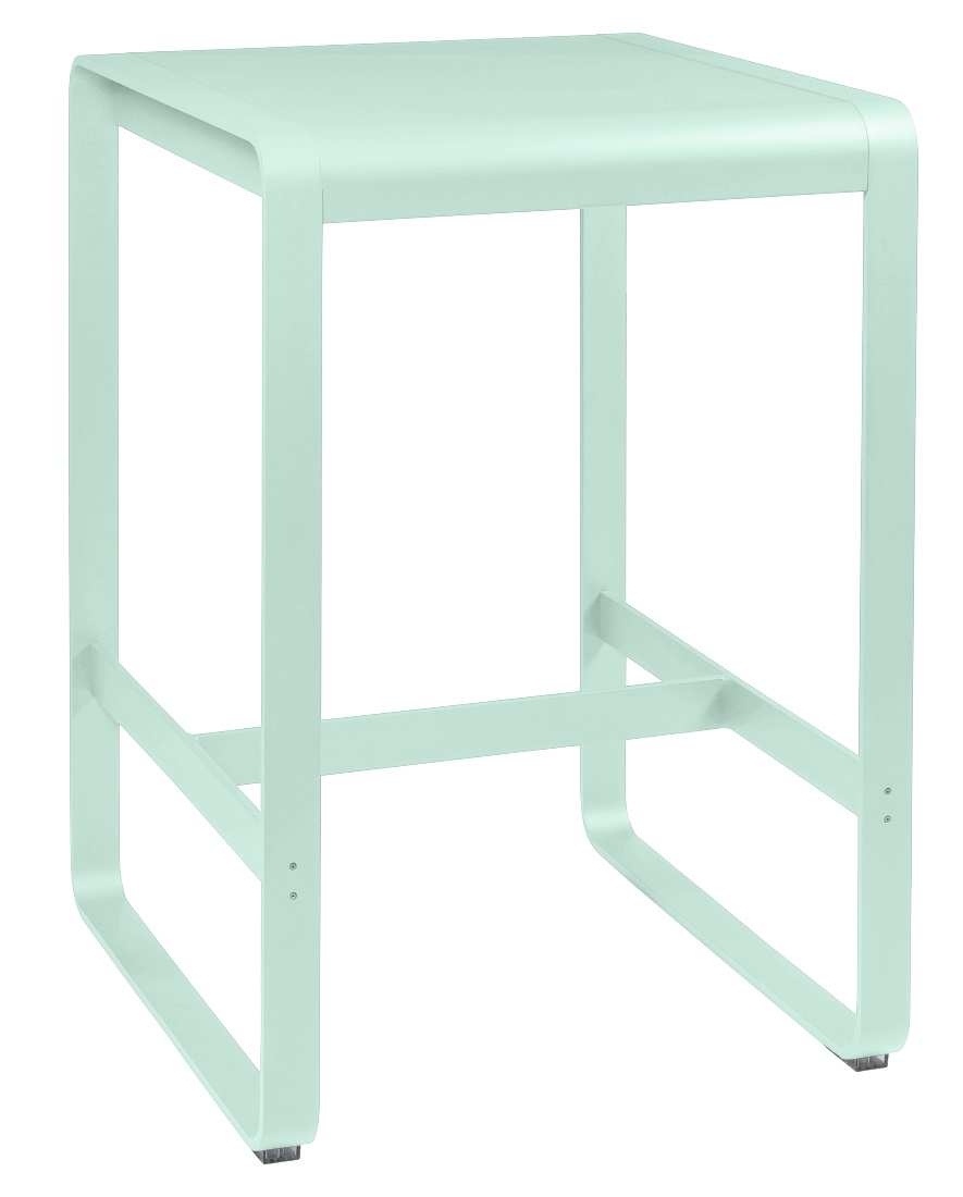 Bellevie hoher Tisch von Fermob für den Außenbereich, mintgrüner Stehtisch aus Metall, moderne Gartengestaltung.