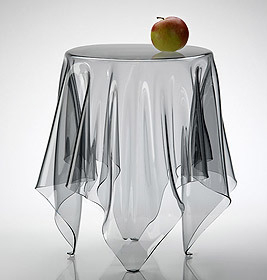 Essey Illusion transparante bijzettafel, Klein & More, uniek exemplaar.