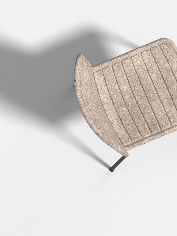 Flax Stacker Chair: Detailaufnahme des beigen Designer-Stuhls mit minimalistischem Metallgestell von oben.