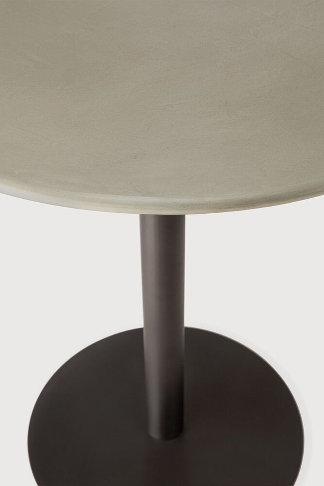 Blend Outdoor-eettafel van beton van Ethnicraft