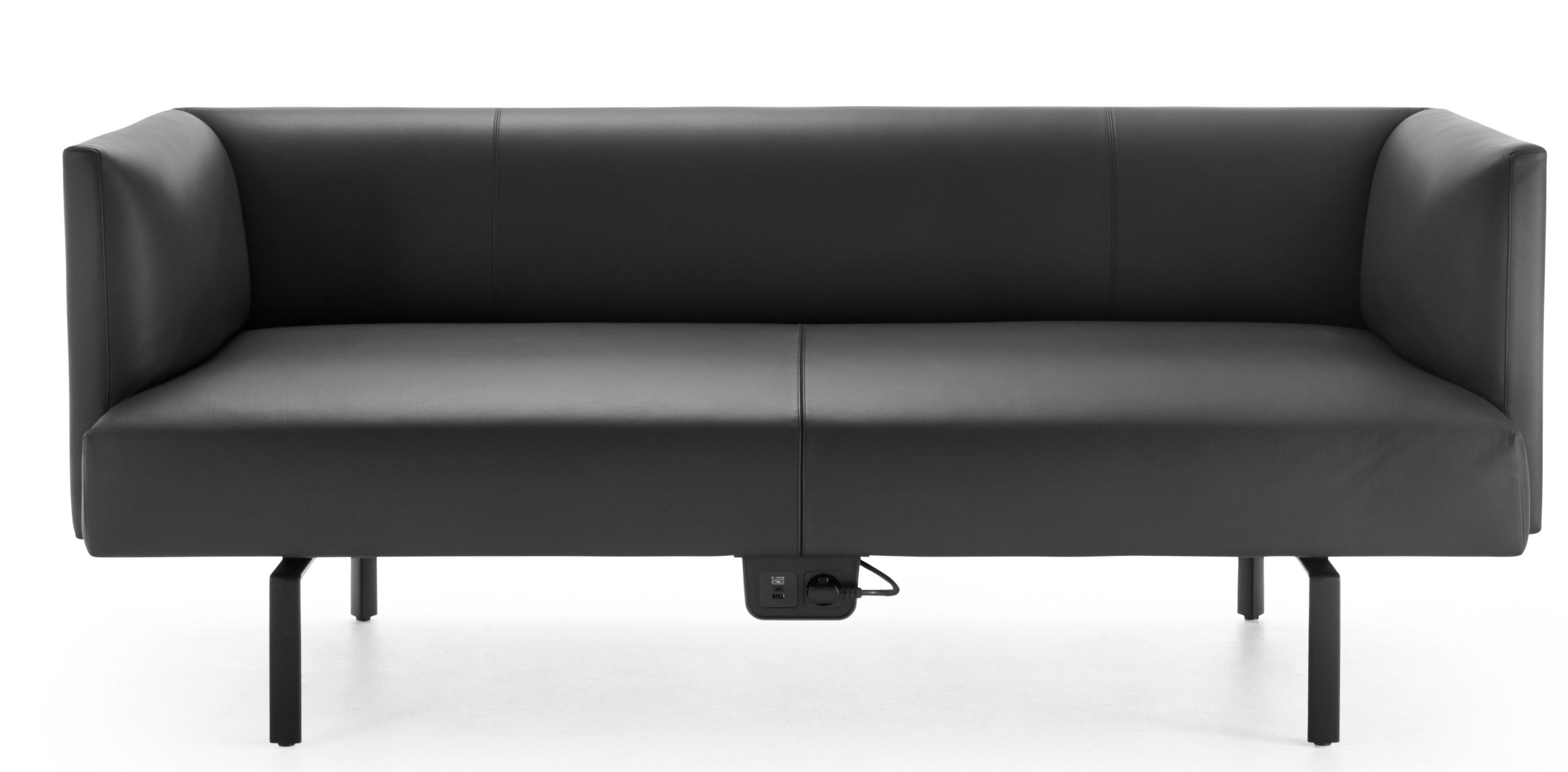 Muud Lite Sofa von Walter Knoll, modernes, freistehendes Ledersofa in Schwarz mit Stromanschluss.