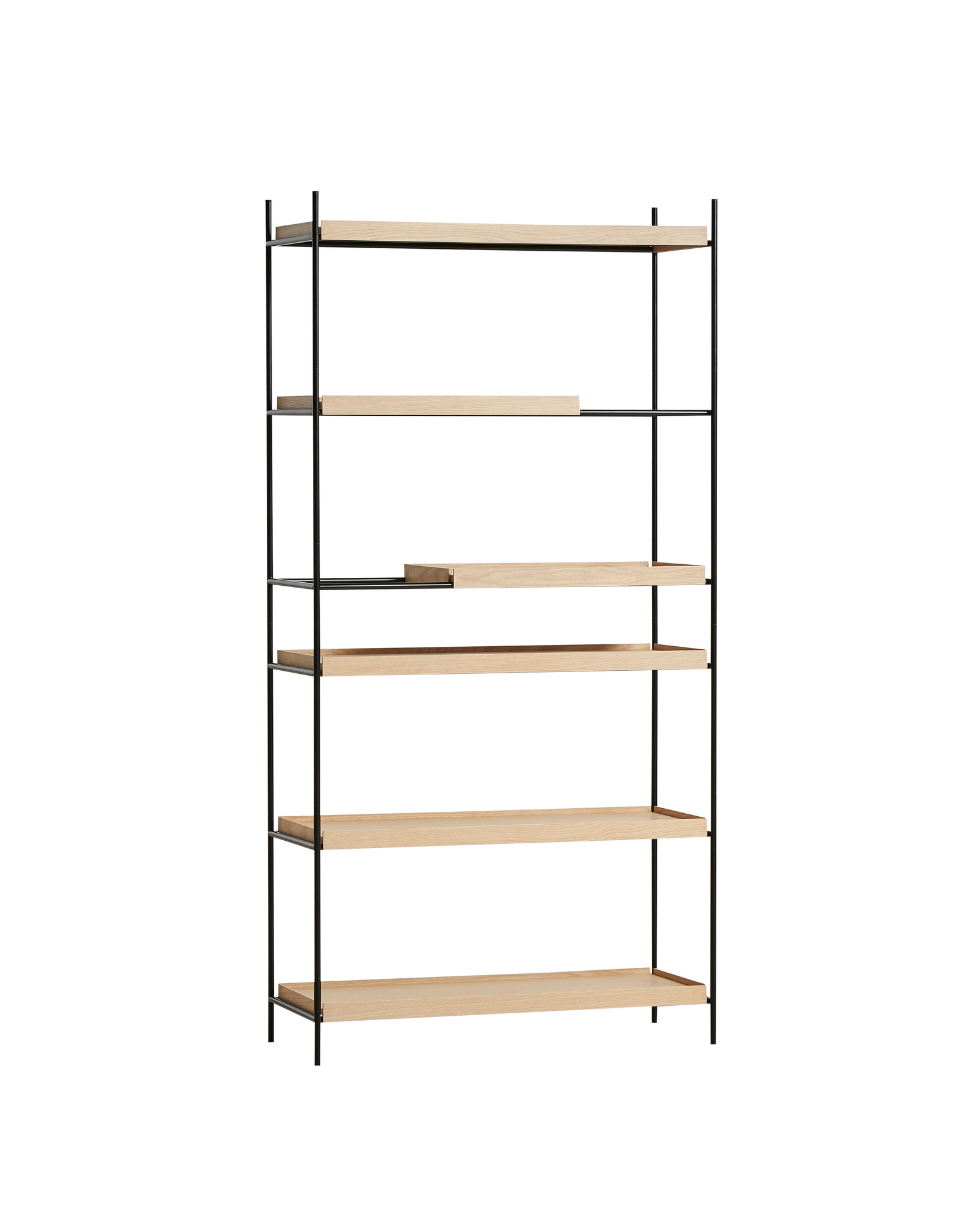 Woud Tray Regal Hoch, modernes Bücherregal mit hellem Holz und schwarzem Metallgestell.