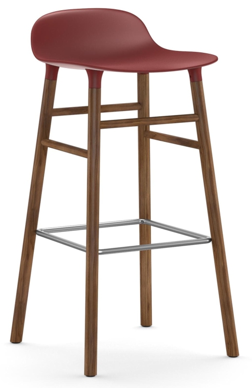 Normann Copenhagen Form Barhocker H75 cm aus Holz mit roter Sitzfläche und Fußstütze.