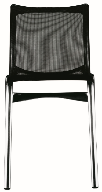 Highframe Stuhl ohne Armlehne von Alias: Schwarzer Outdoor Stuhl mit Netzbespannung und Metallgestell.