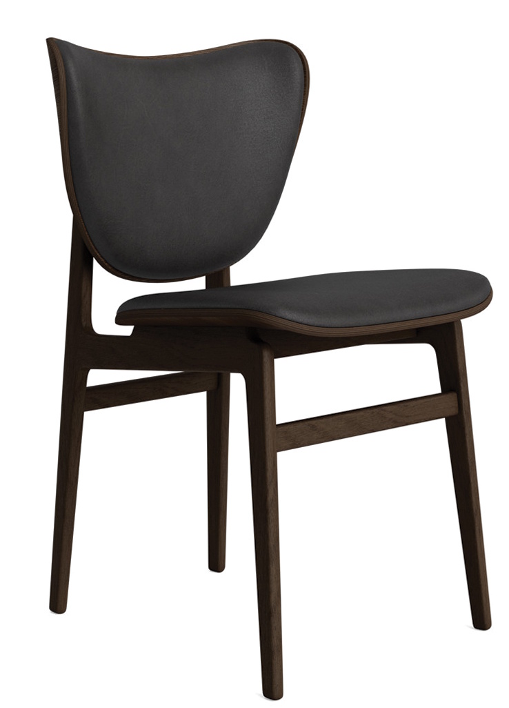 NORR11 Elephant Dining Chair, vollgepolstert mit dunklem Holzrahmen und schwarzem Lederbezug, Seitenansicht.