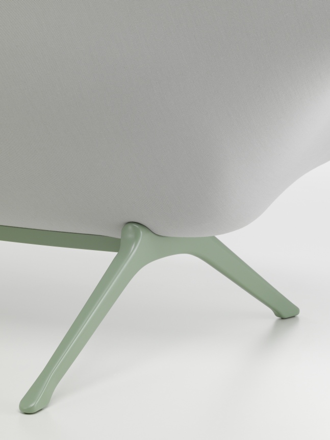 Detailaufnahme des Abalon Sofa Vitra: Hellgrauer Stoffbezug und hellgrünes, modernes Untergestell. Design Sofa.