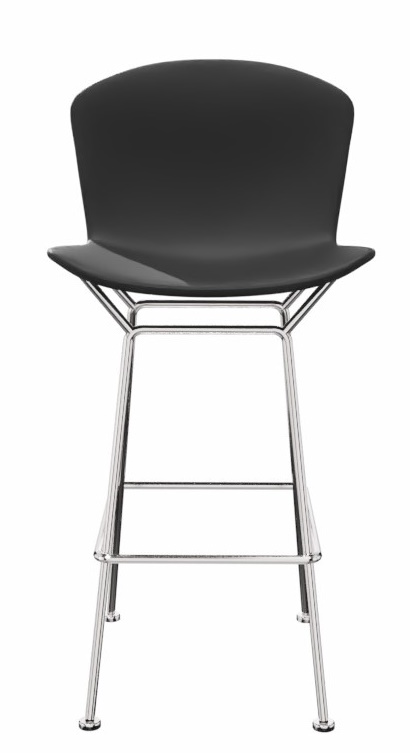 Bertoia Barhocker von Knoll International mit schwarzer Sitzschale und verchromtem Stahlgestell, Frontansicht.