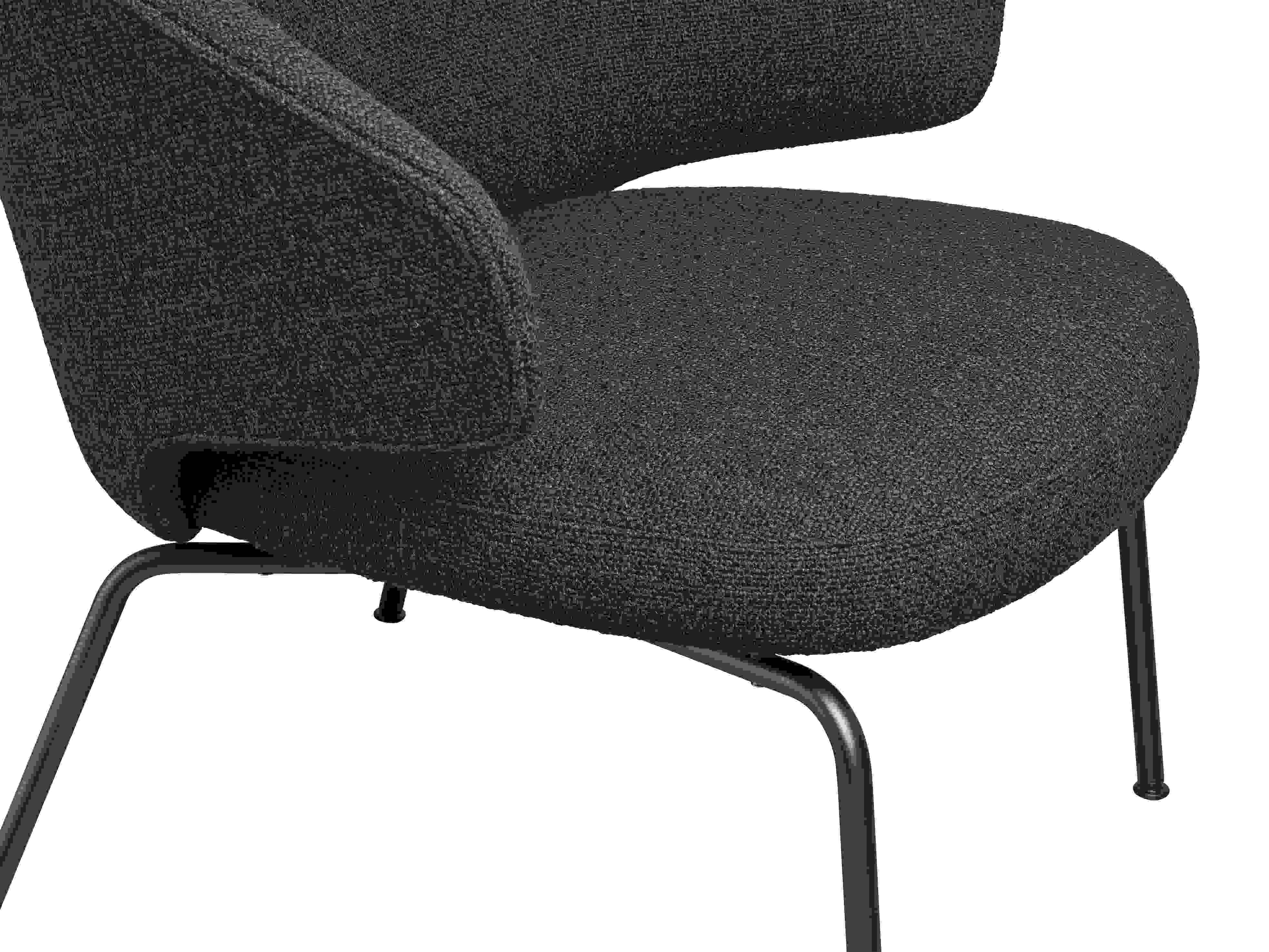 Detailaufnahme des Fritz Hansen Let Sessels in Anthrazit mit filigranem Metallgestell. Design Sessel für modernes Wohnen.