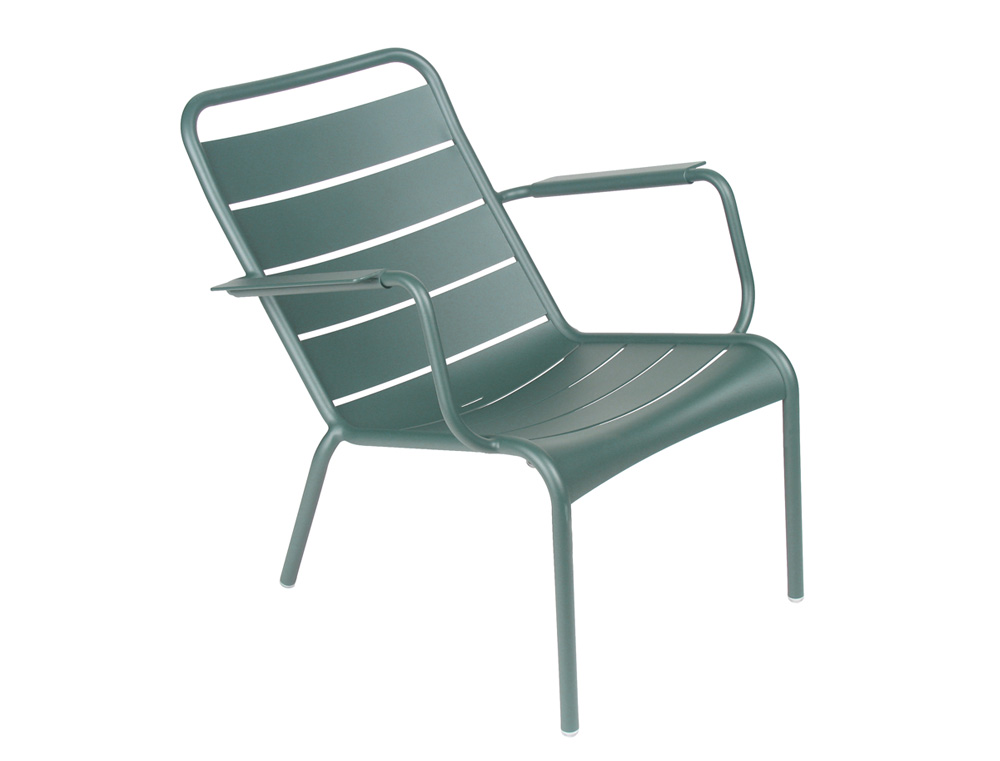 Grüner Luxembourg Sessel von Fermob, ein moderner Outdoor Sessel aus Aluminium mit Armlehnen.