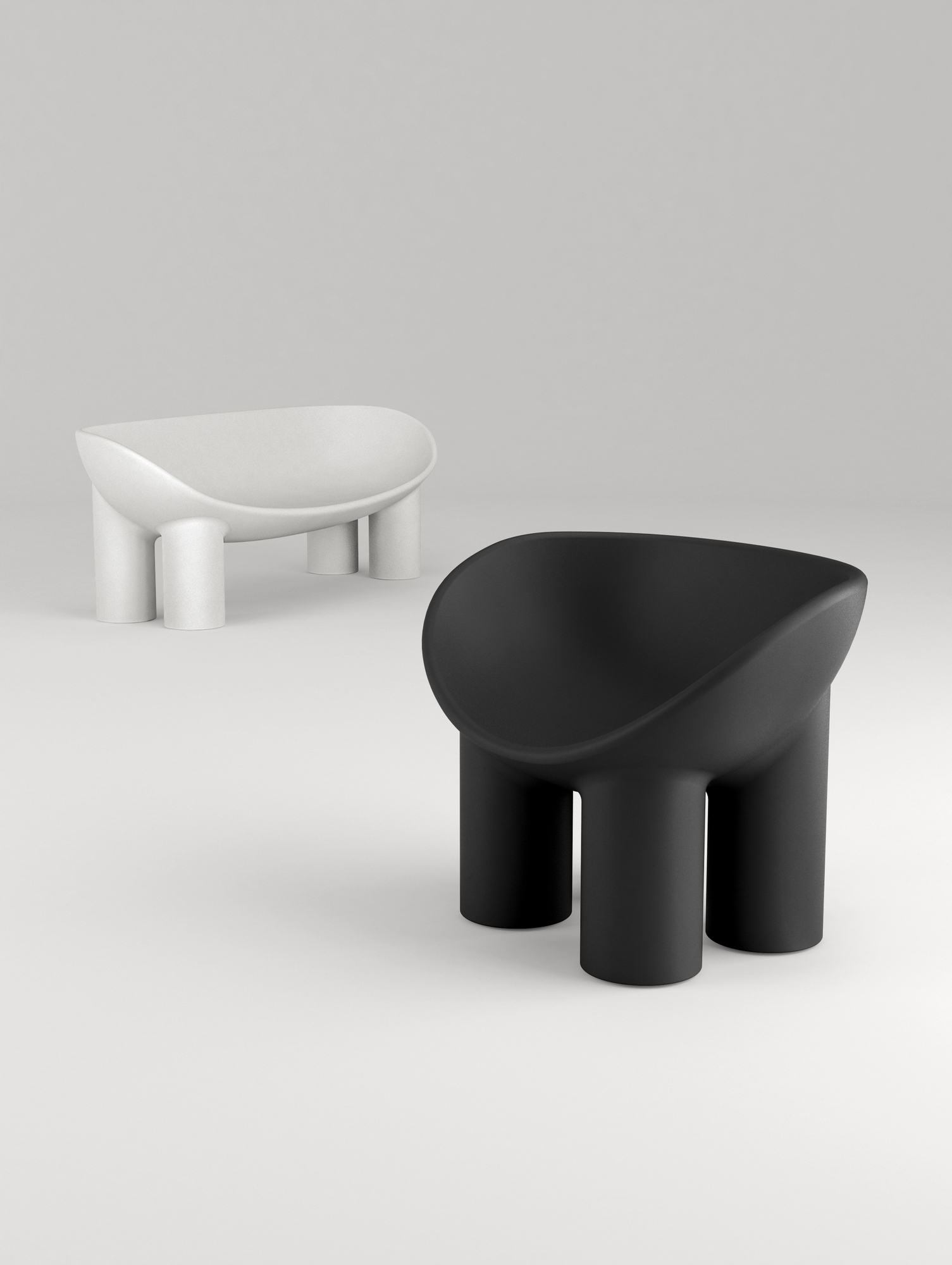 Schwarzer und weißer Roly Poly Sessel von Driade Peat, moderne Sitzmöbel mit skulpturalem Design.