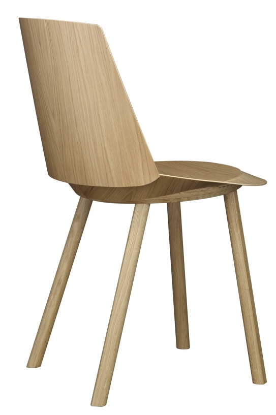 CH04 Houdini Stuhl von e15, Ansicht von hinten, Holzstuhl, minimalistisches Design, skandinavischer Stil.