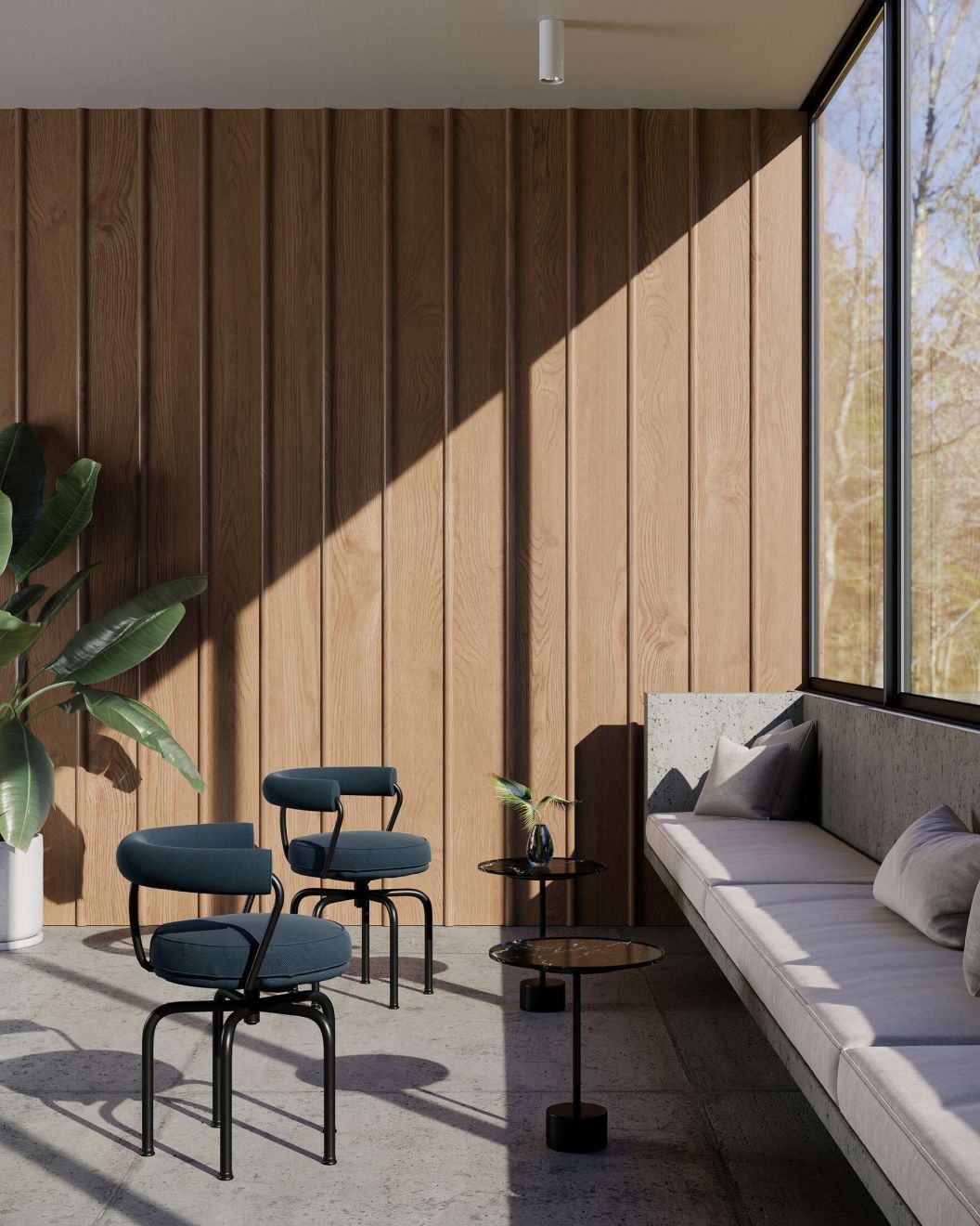 Innenaufnahme mit Cassina 194 Tischchen, blauen Stühlen und Sitzbank vor einer Holzwand.