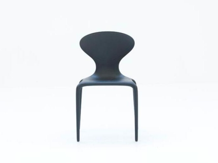 Schwarzer Stuhl Supernatural Sedia von Moroso, moderner Designstuhl für Esszimmer und Wohnbereich.