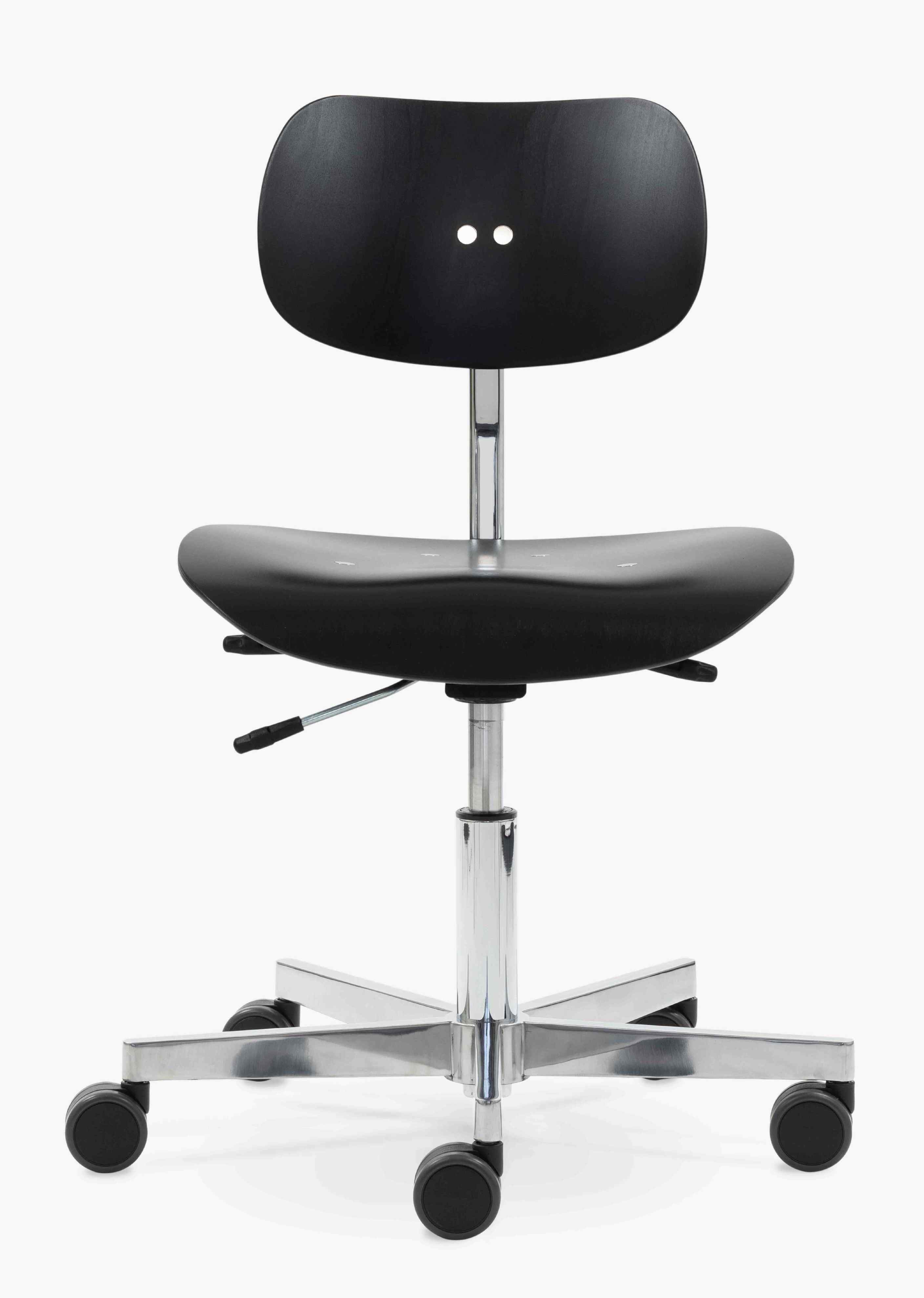 S 197 R20 Drehstuhl von Wilde+Spieth, schwarzer Bürostuhl mit Rollen und verstellbarer Sitzhöhe für ergonomisches Sitzen.