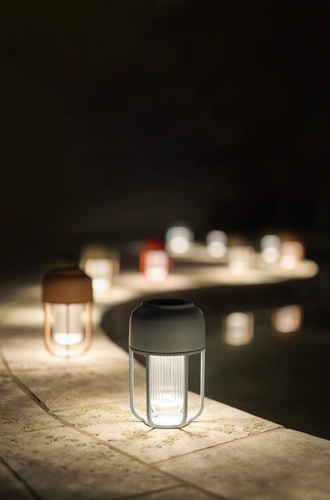 Houe LIGHT No.1 Akkuleuchte für Innen und Außen, Solar Lampe im Garten.