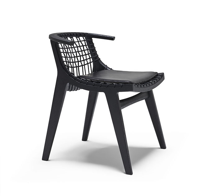 Schwarzer Klismos Hocker von Knoll International mit geflochtener Rückenlehne und Lederkissen. Design Hocker für Esszimmer oder Büro.