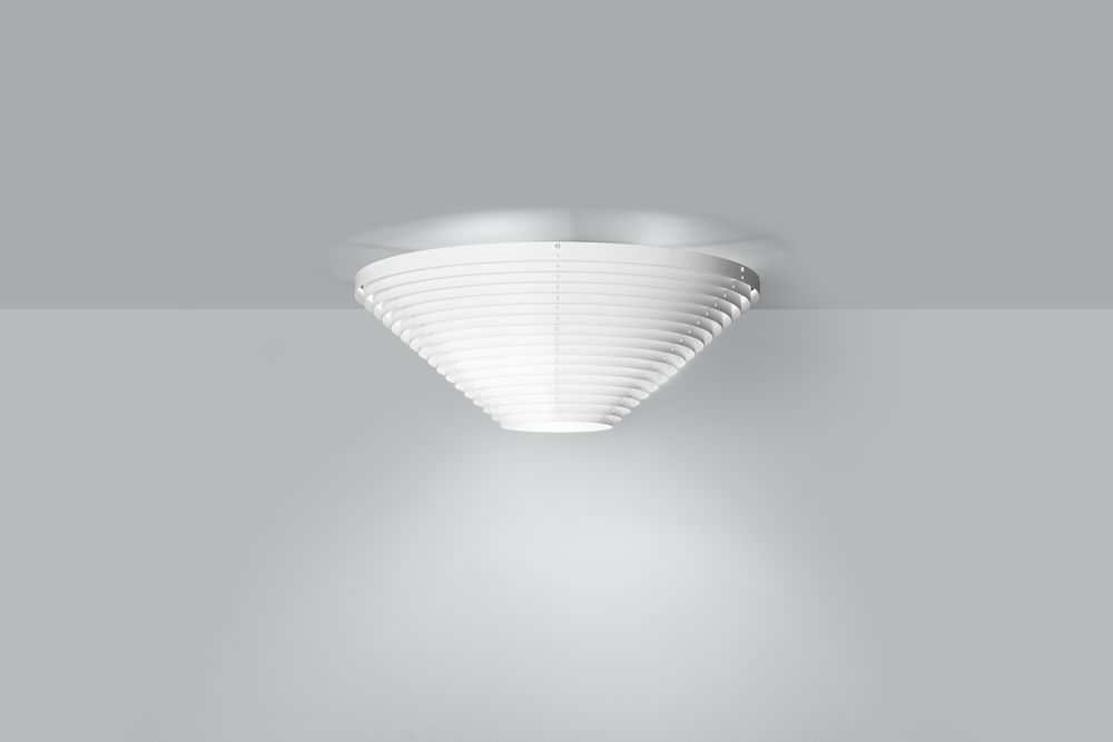A622B Deckenleuchte von Artek, weiße, kegelförmige Designlampe für die Decke.