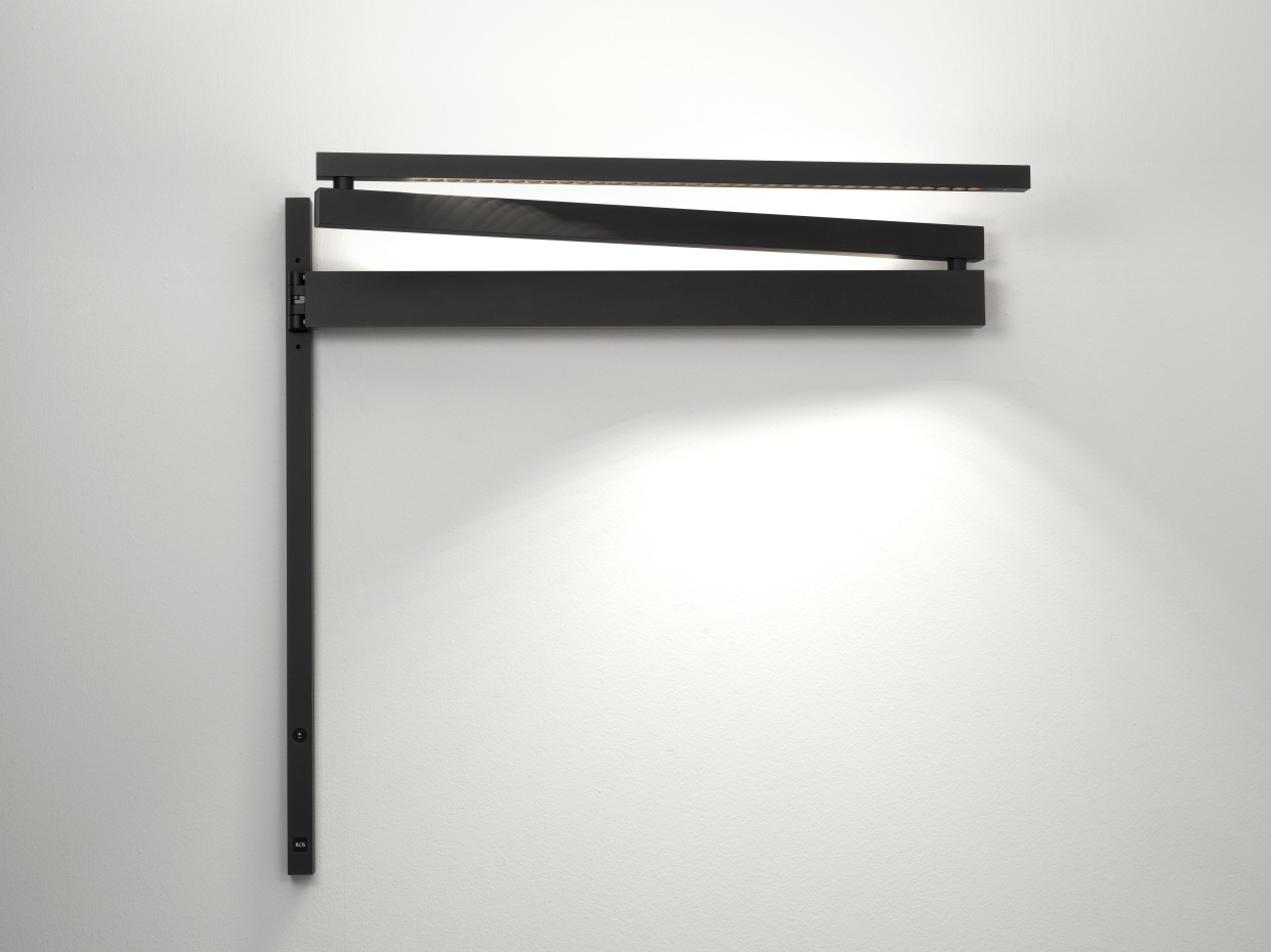Schwarze Flos Black Flag Wandleuchte mit LED-Beleuchtung, moderne Innenbeleuchtung für Wohnzimmer und Schlafzimmer.