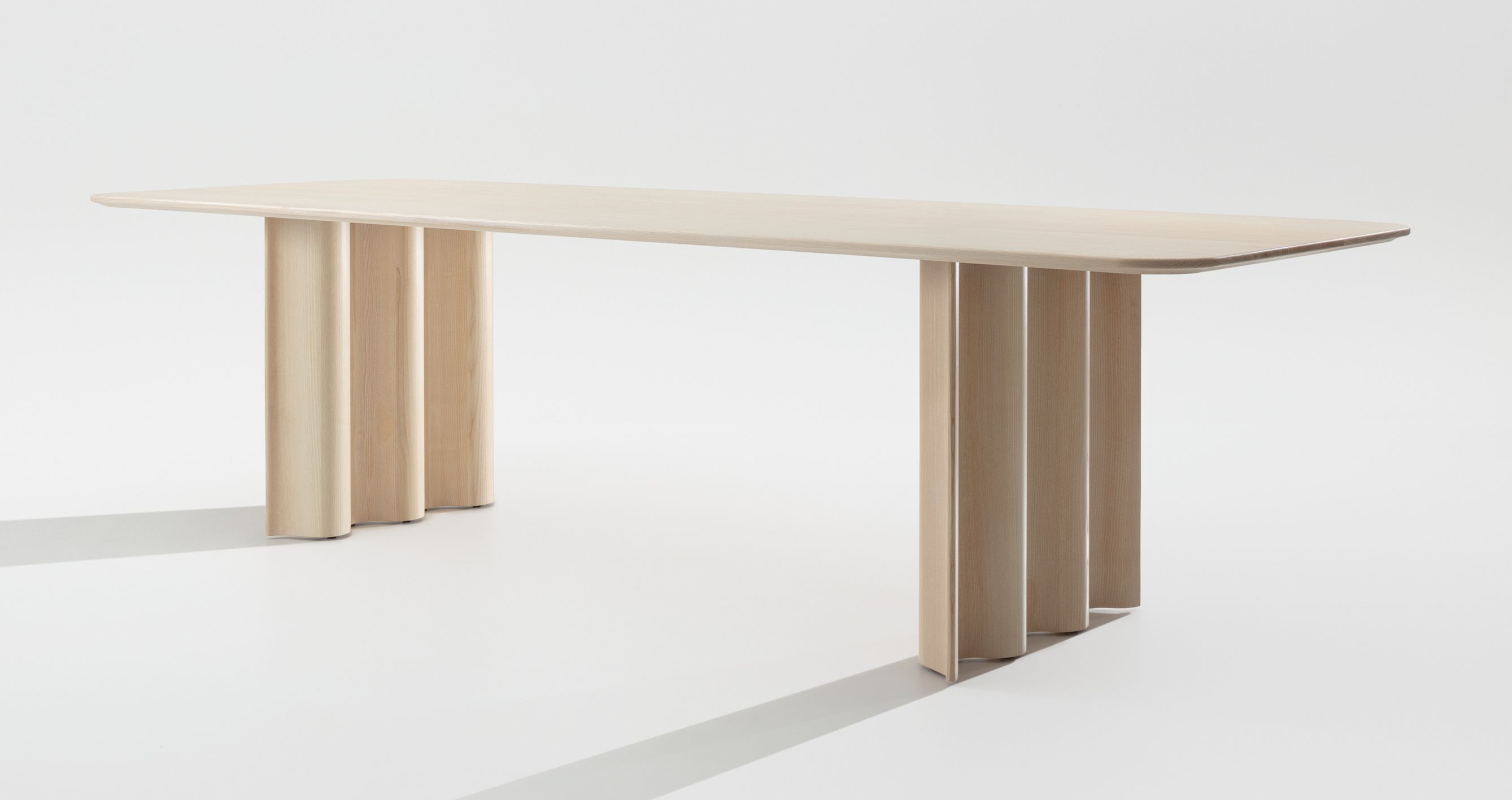 Curtain Tisch / Esstisch rechteckig Zeitraum aus hellem Holz, moderne Möbel für Esszimmer und Wohnbereich.