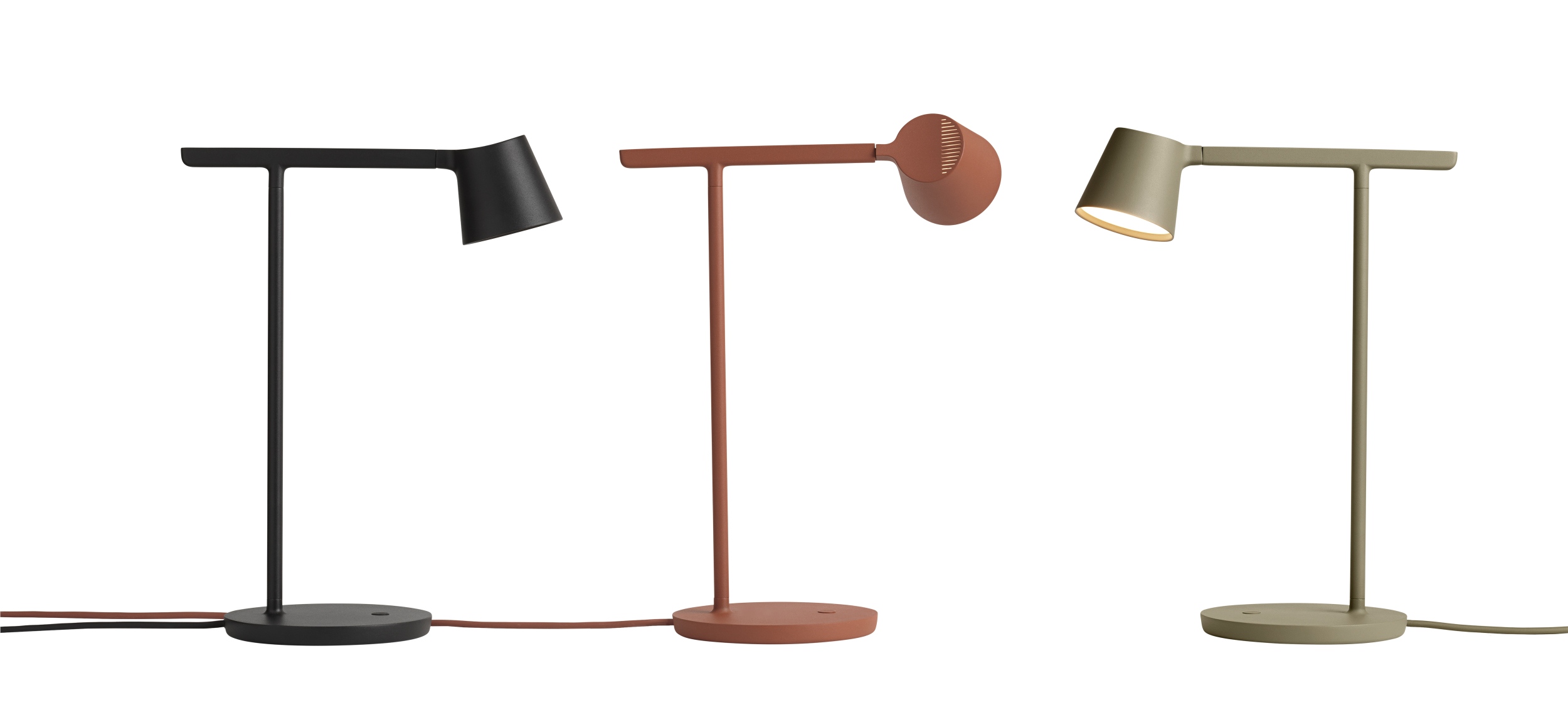 Drei Muuto Tip Table Lamp Tischleuchten in Schwarz, Braun und Grün vor weißem Hintergrund.