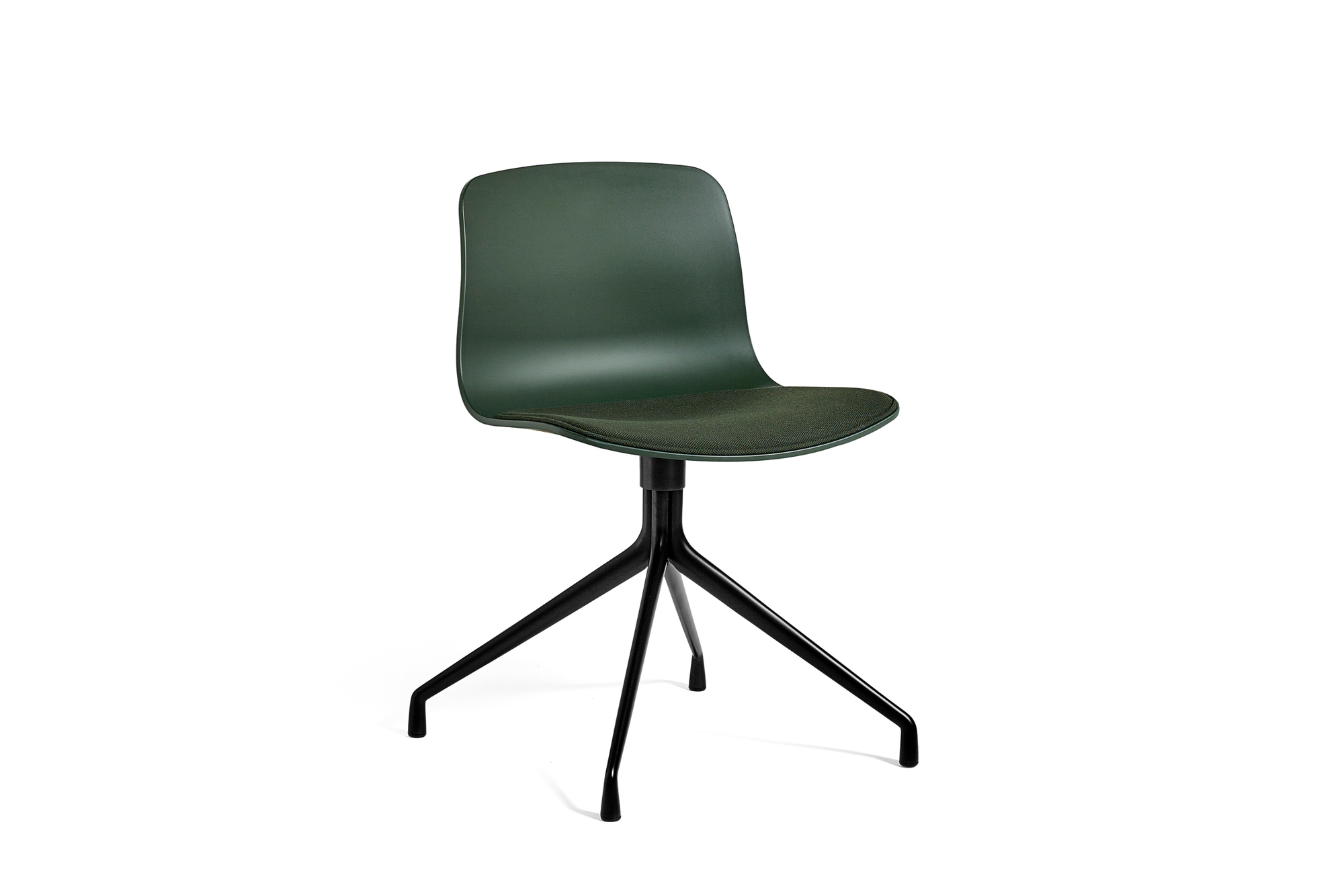 Grüner About a Chair AAC 10 Stuhl von Hay mit schwarzem Vierfußgestell. Moderner Designstuhl.