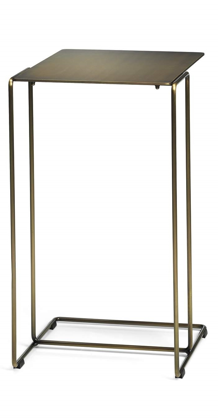 Oki Beistelltisch von Walter Knoll, quadratische Tischplatte und filigranes Metallgestell in Bronzeoptik.
