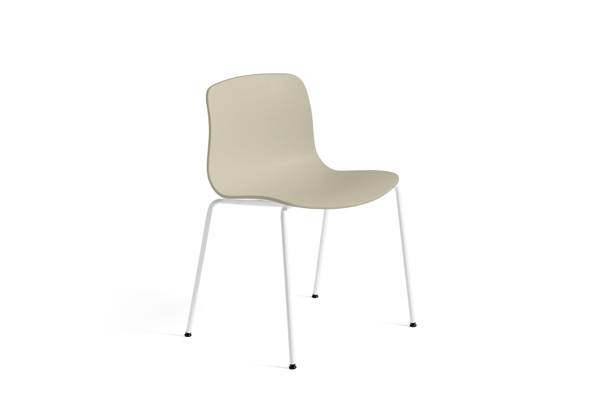 About a Chair AAC16 Stuhl von Hay in Beige mit weißem Gestell. Moderner Designstuhl.