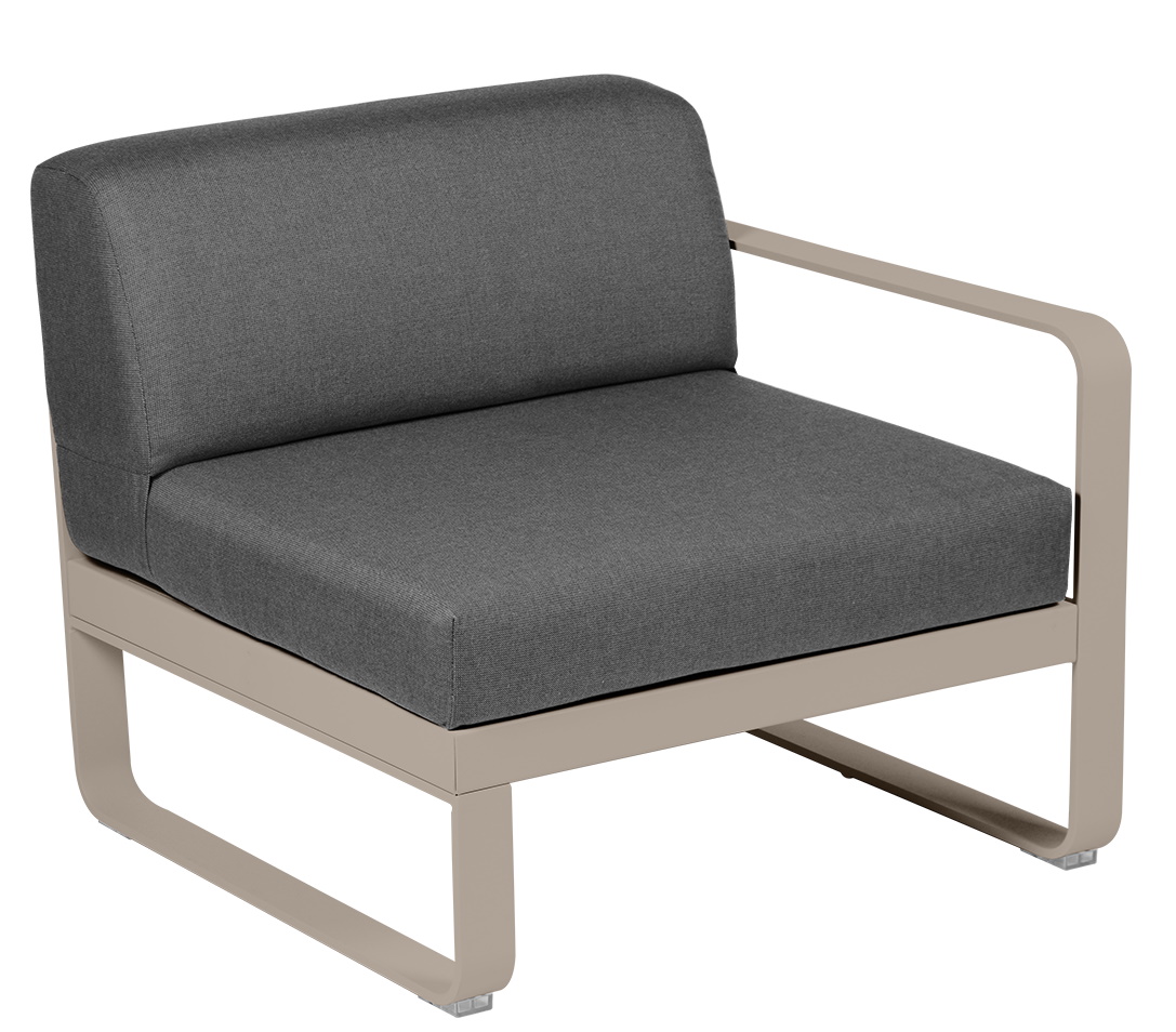 Bellevie 1-Sitzer Modul Outdoor Sofa von Fermob mit Armlehne rechts und grauem Stoffbezug.