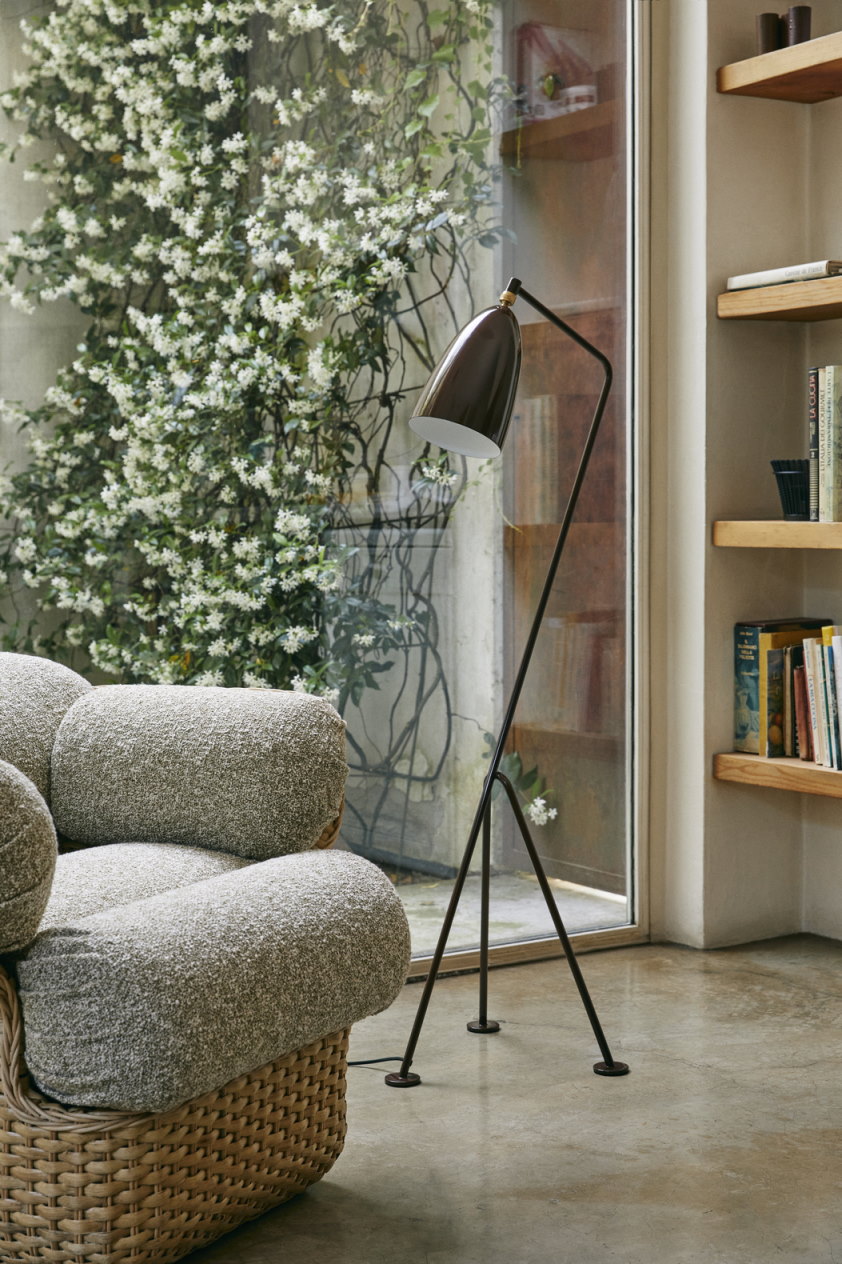 Gräshoppa / Grashoppa staande lamp Gubi