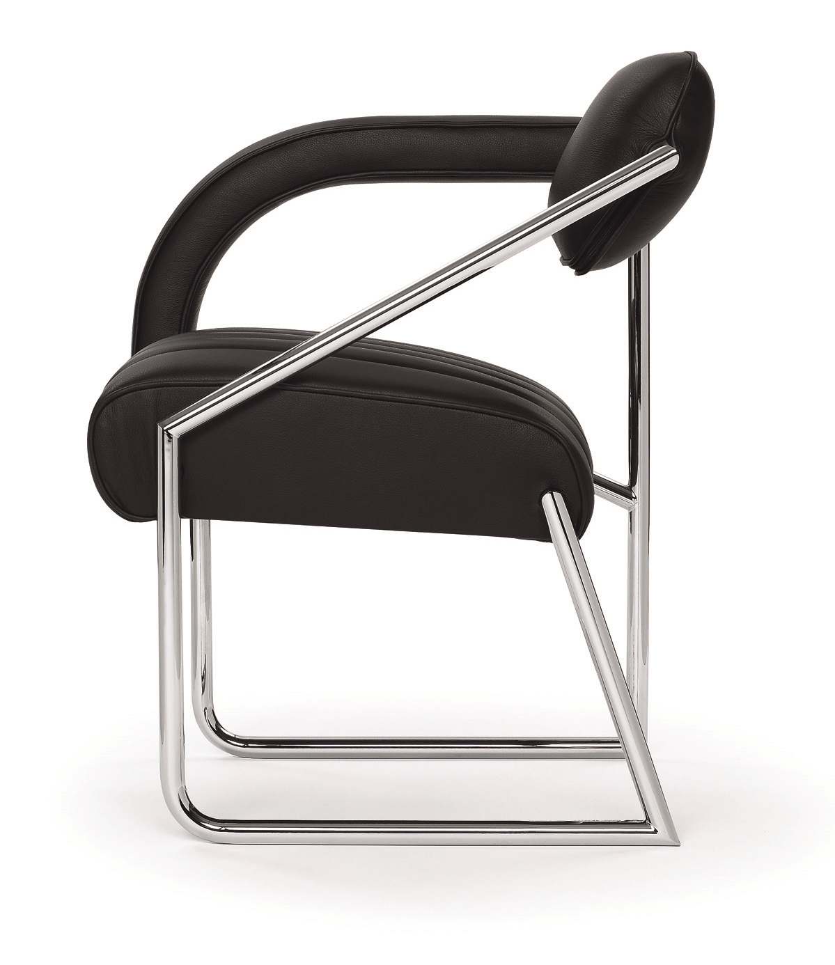 Schwarzer Design Sessel mit Chromgestell, Non Conformist Stil, modernes Möbelstück für Wohnzimmer.