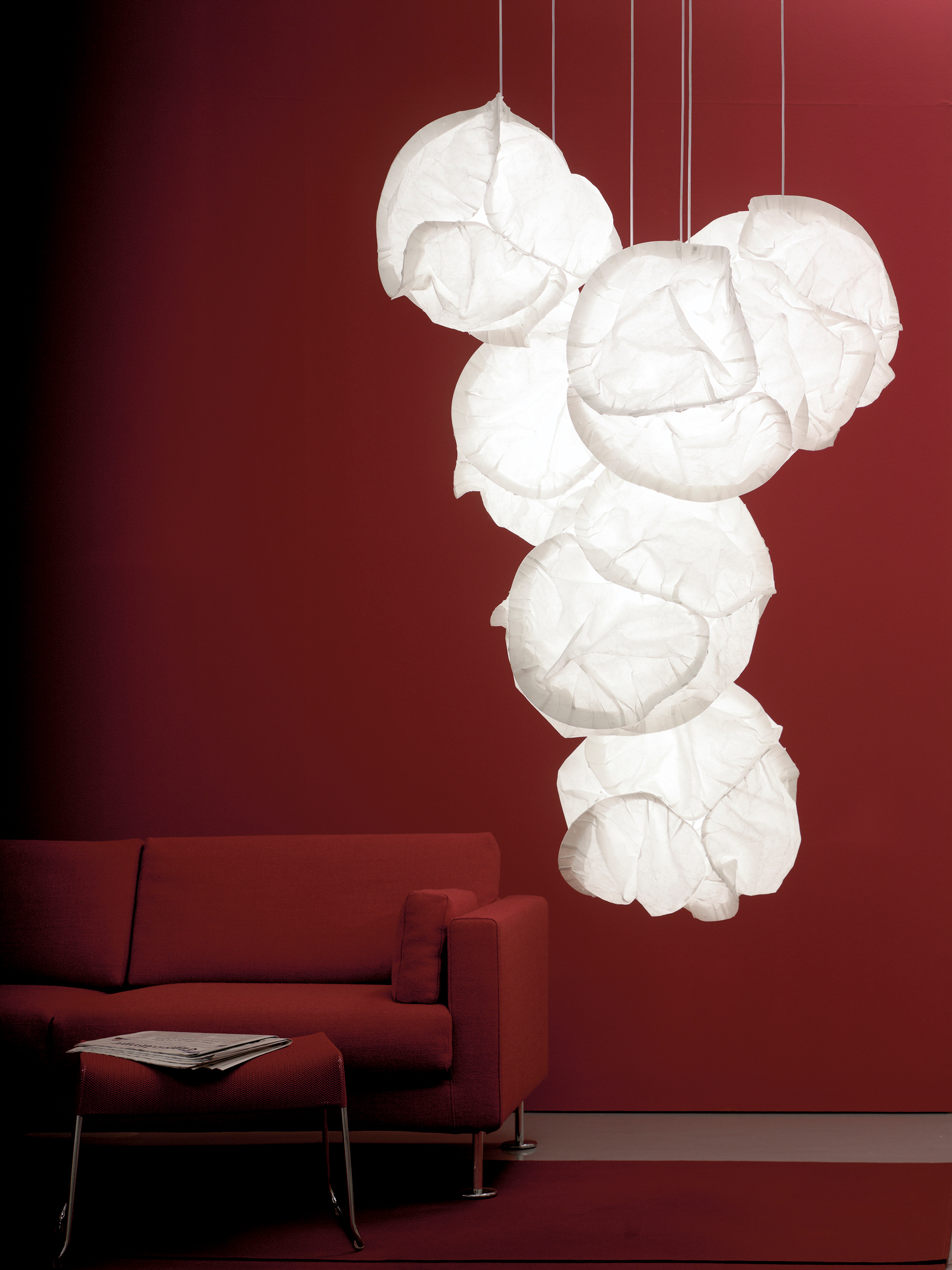 Weiße Cloud Pendelleuchte von Belux, modernes Design für Wohnzimmer und Esszimmer.