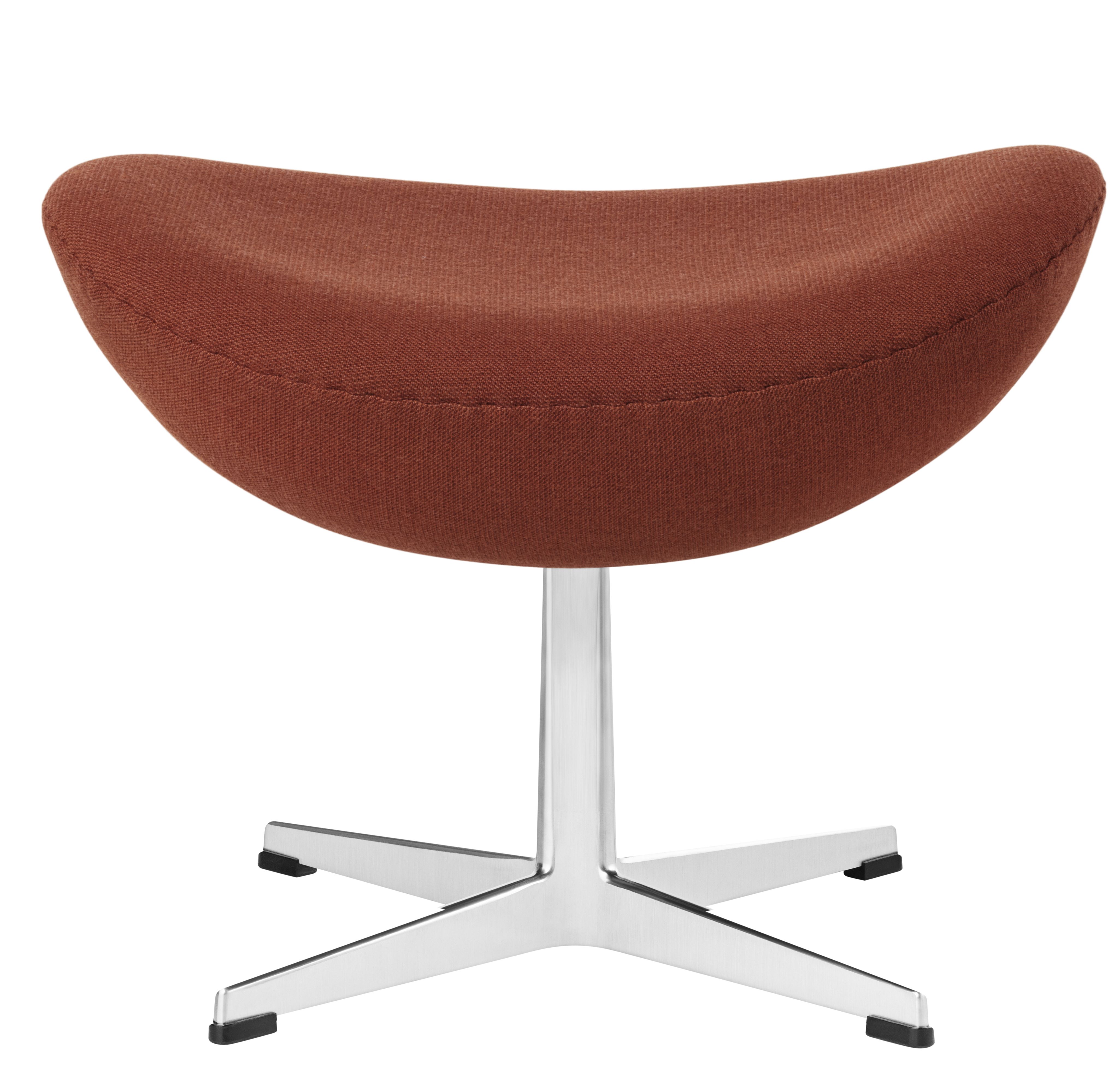 Brauner Egg Chair Hocker von Fritz Hansen mit silbernem Fuß und Textilbezug.