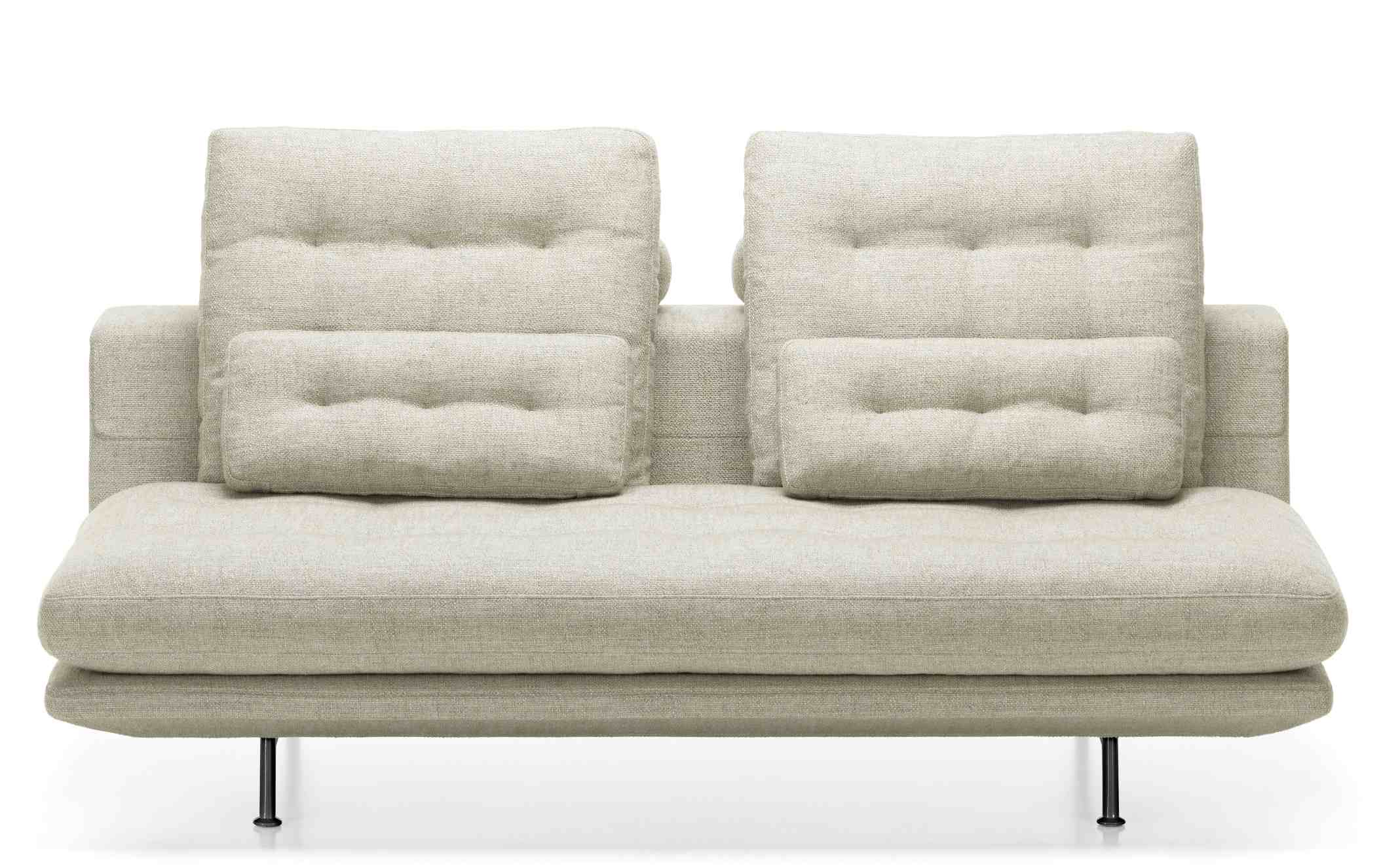 Vitra Grand Sofa 2,5-Sitzer in Beige mit Knopfheftung und schwarzen Füßen, moderne Wohnzimmermöbel.