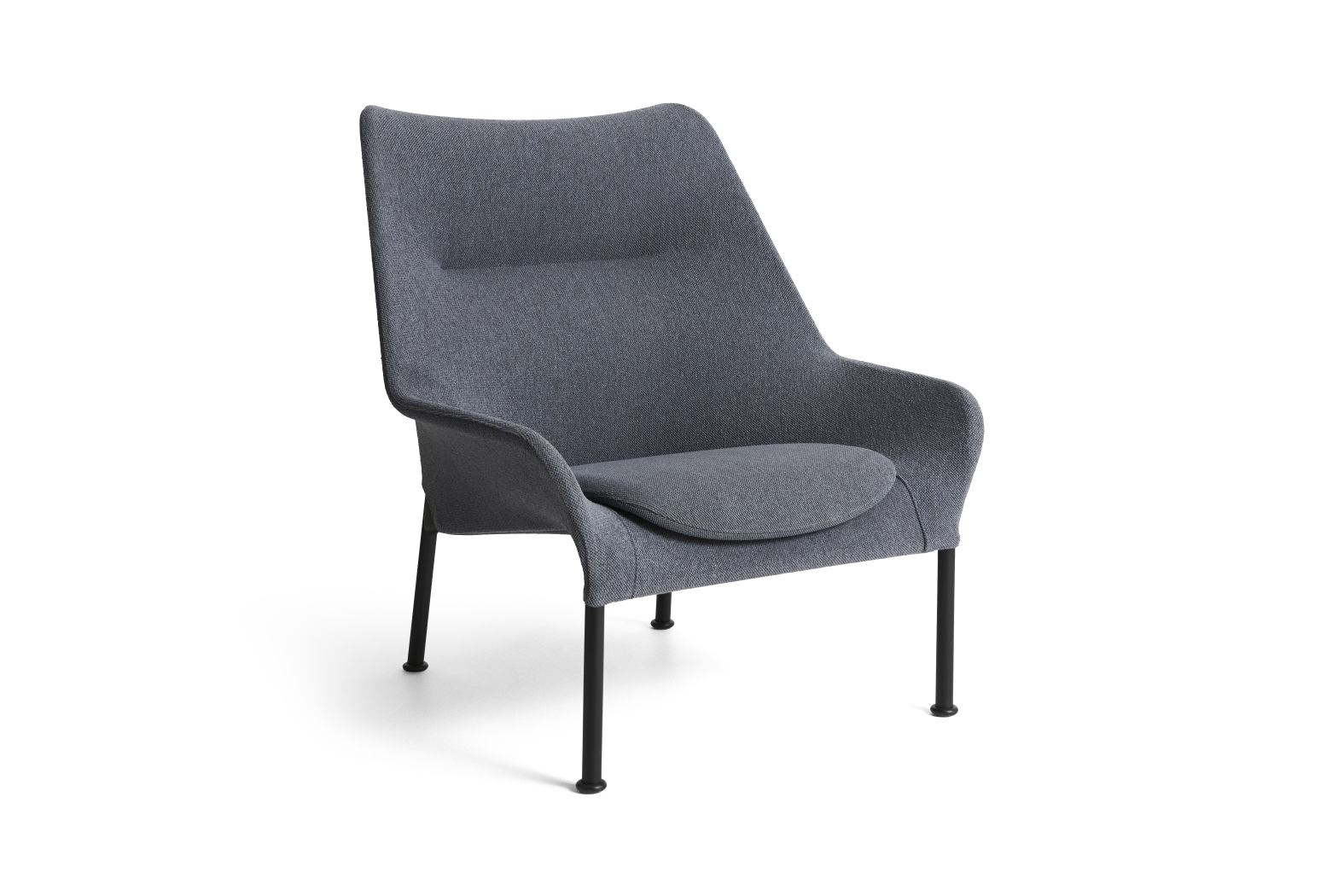 Grauer 02 Lounge Chair Sessel von Hay mit schwarzen Beinen auf weißem Hintergrund.