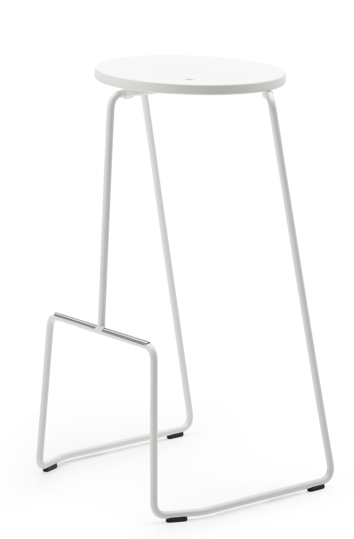 Weißer Tiki Hocker von Extremis für den Außenbereich, minimalistisches Design mit runder Sitzfläche und Fußstütze.