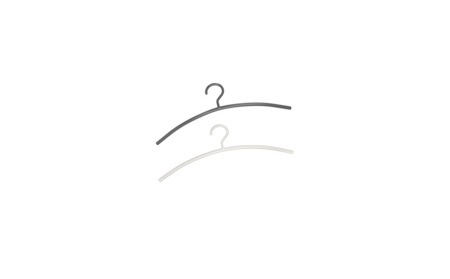 Schönbuch Rack Kleiderbügel: Zwei moderne, minimalistische Bügel in Grau und Weiß für Garderobenständer.