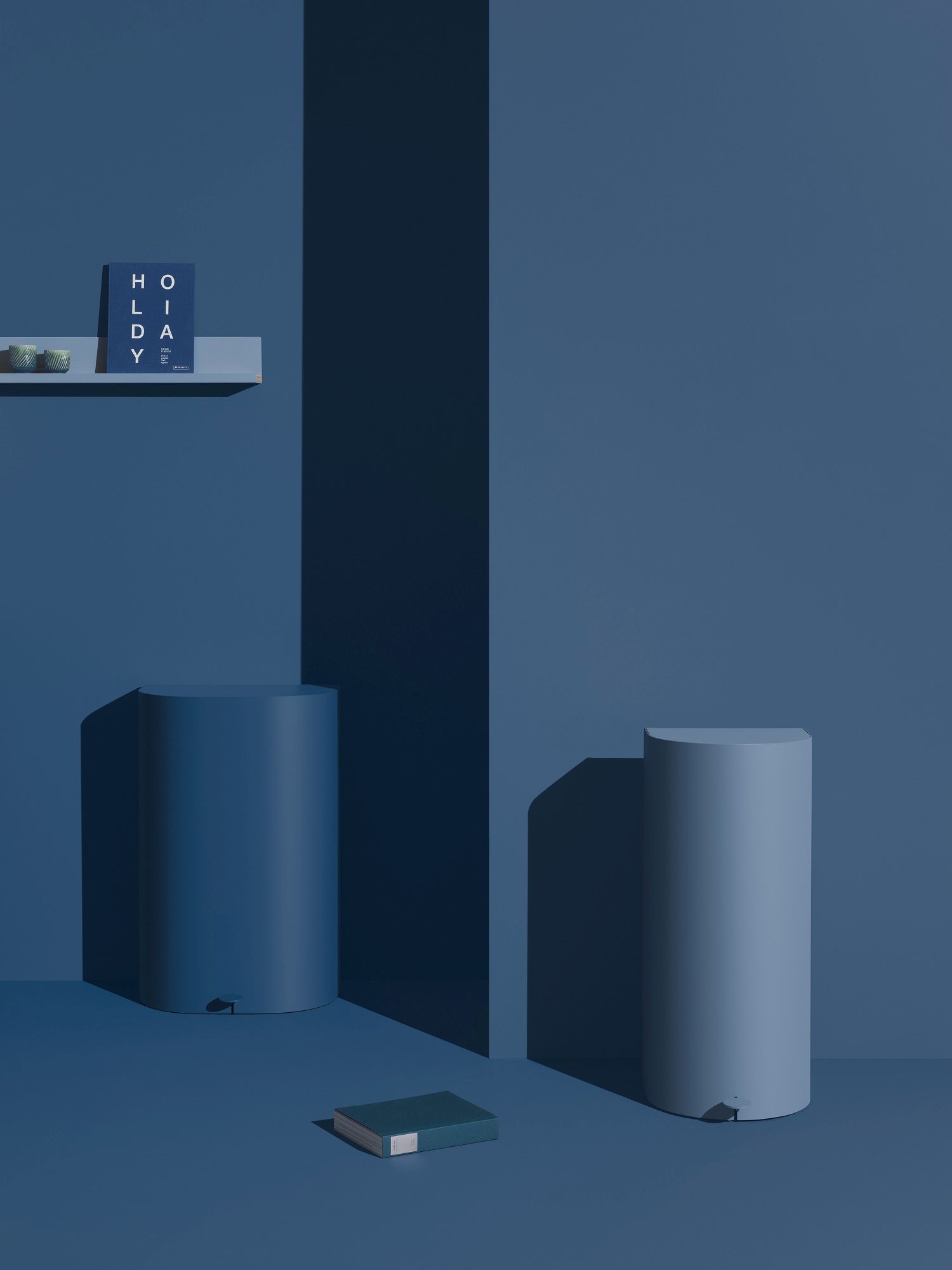 Pelican Treteimer von Mizetto in verschiedenen Blautönen, minimalistisches Design für Büro und Zuhause.