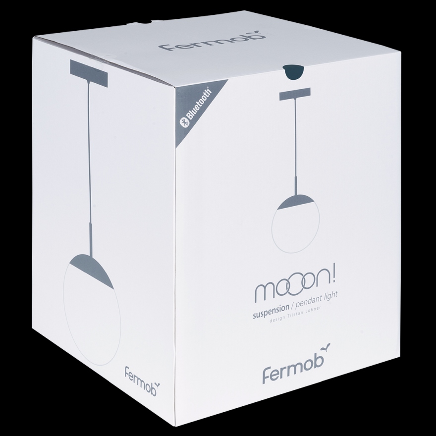 Verpackung der Mooon Suspension Pendelleuchte Ø 25 cm von Fermob, moderne Hängeleuchte für Innen und Außen.