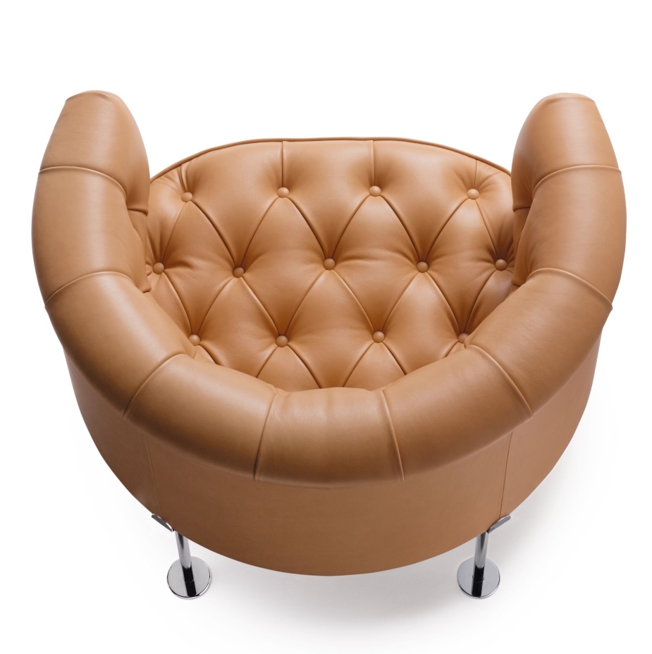 Draufsicht: 310 Haussmann Sessel von Walter Knoll, Ledersessel in Cognac mit Knopfheftung und Chromfüßen.