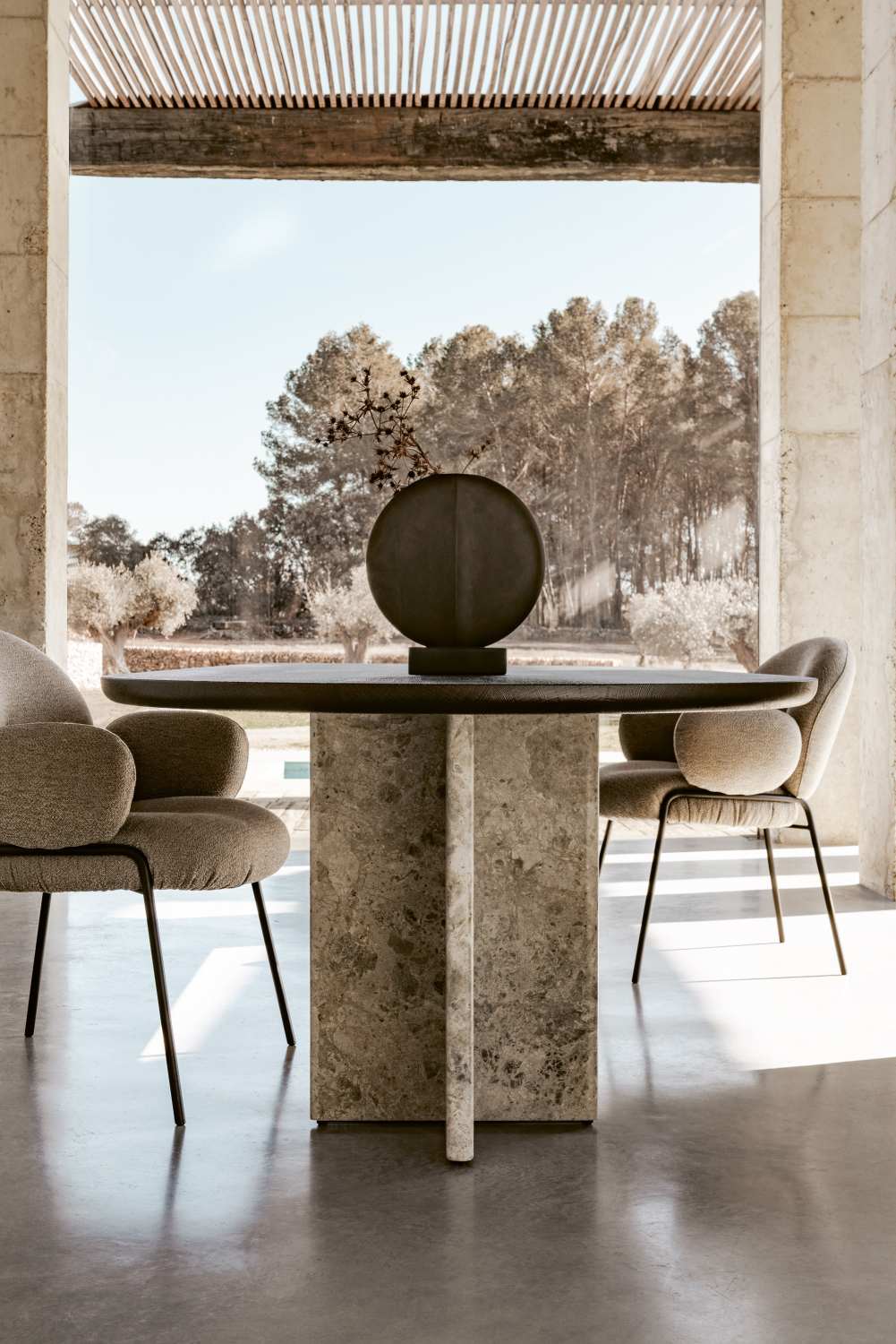 BC17 T-Rox ovale eettafel Janua 