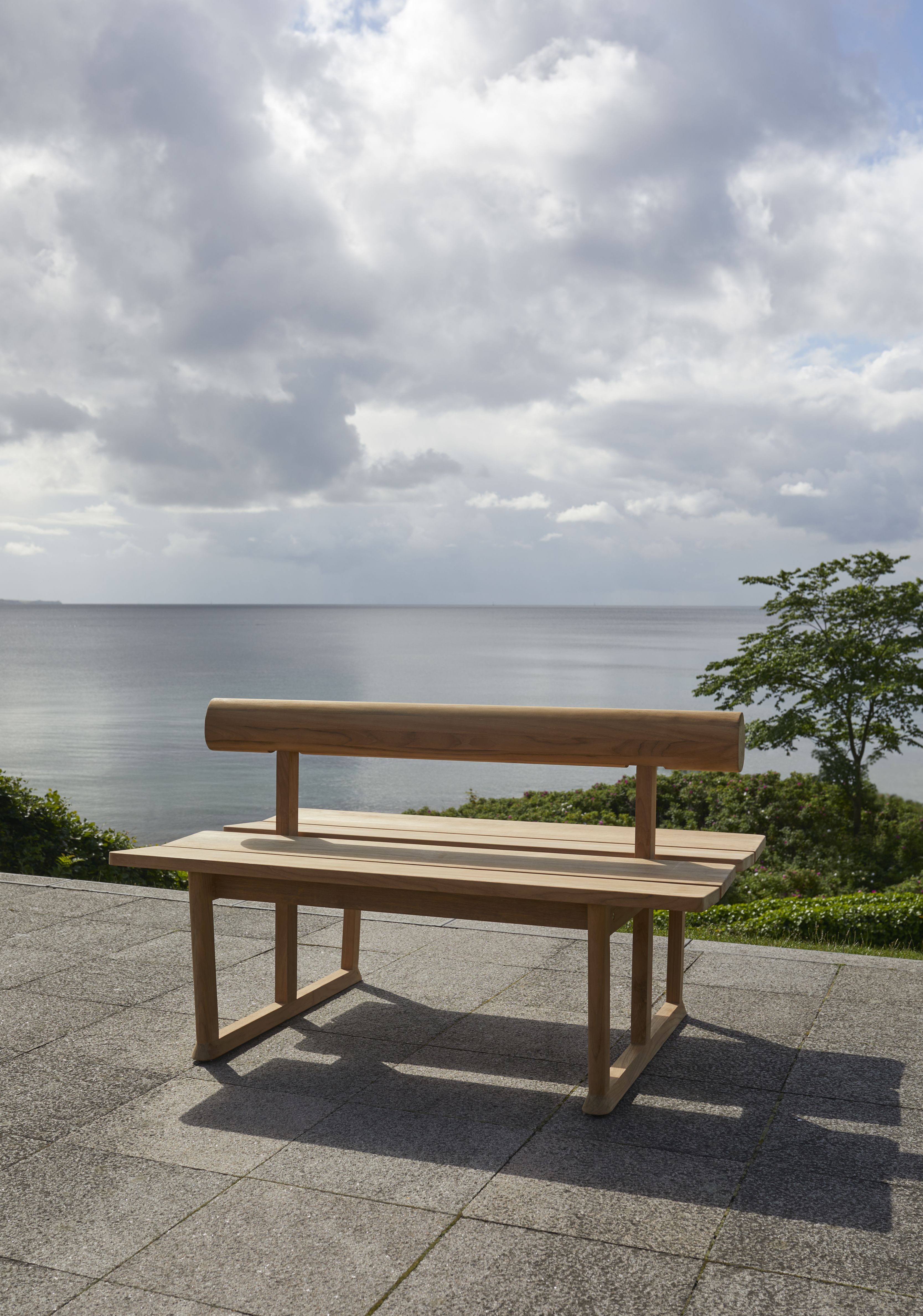 Banco Bank aus Teakholz von Skagerak by Fritz Hansen für den Außenbereich.
