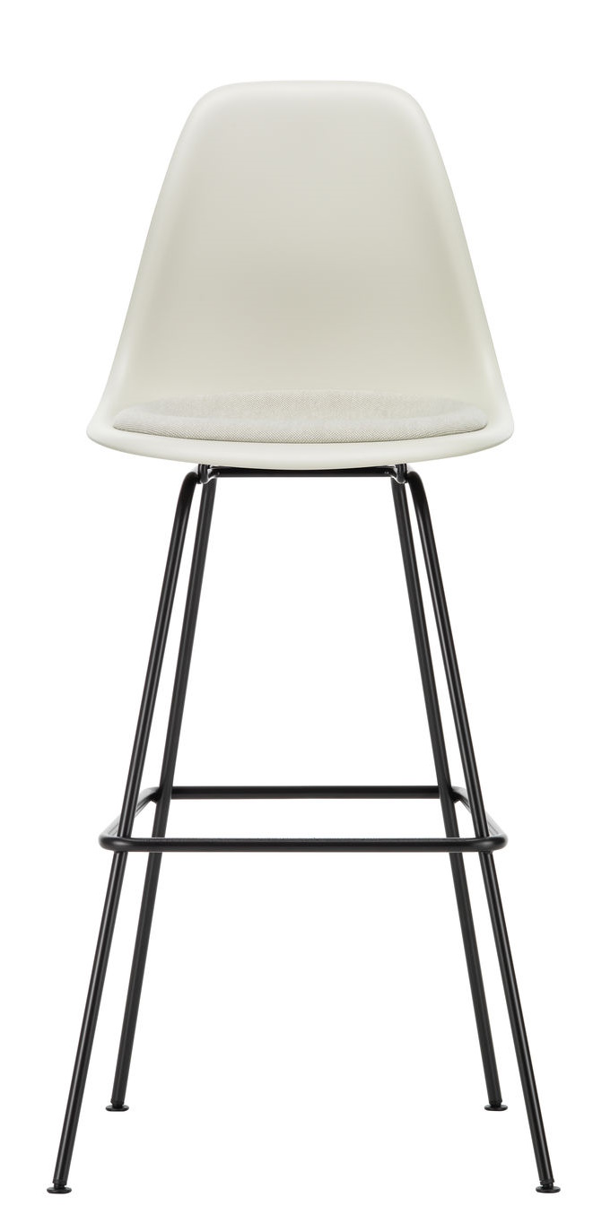 Eames Plastic Bar Stool von Vitra, hohe Ausführung mit Sitzpolster und schwarzem Metallgestell.