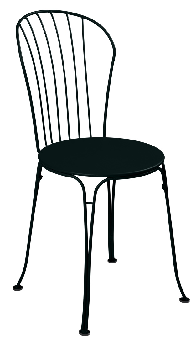 Opéra+ Stuhl von Fermob für den Außenbereich, dunkelgrüner Metallstuhl mit runder Sitzfläche und filigranem Design.