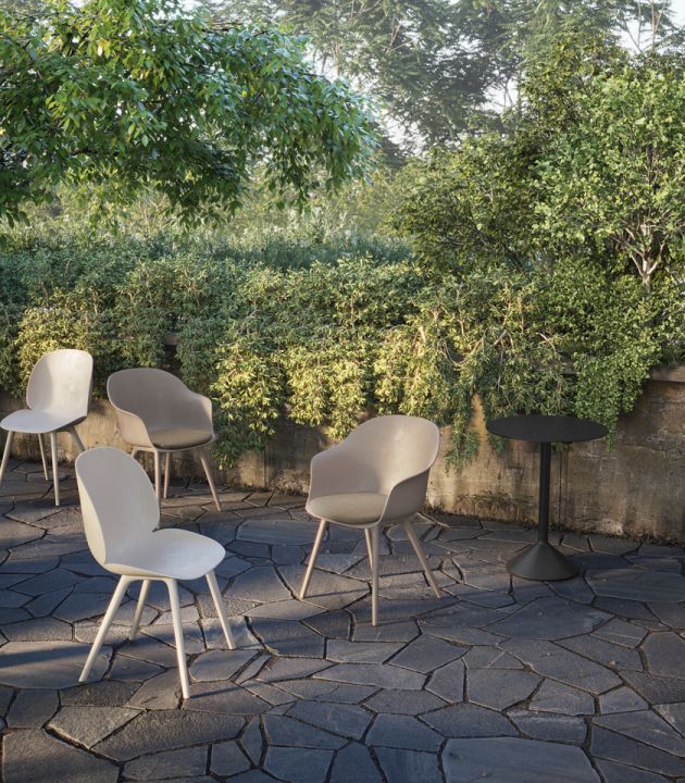 Beetle Chair eetkamerstoel voor buiten New Beige Gubi
